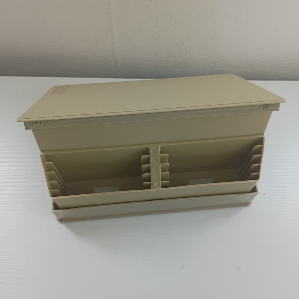 Vintage 3.5" Floppy Disk Storage Case Tan Micro Disk/10 Library Case GUC - Picture 8 of 9